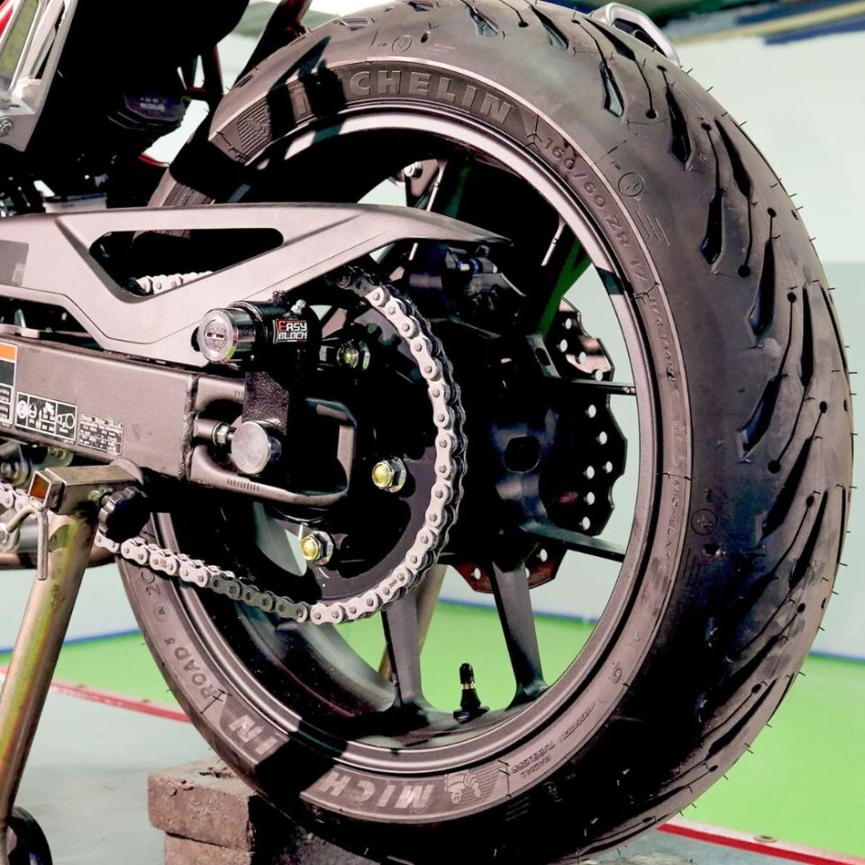 Easyblock HONDA CB750 HORNET (2023- 2024)