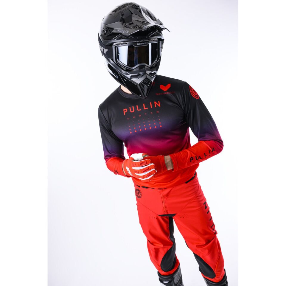 Pull in Master Solid Red Jersey
