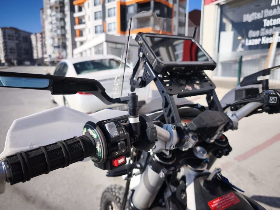 Evrensel Ralli Navigasyon Kulesi