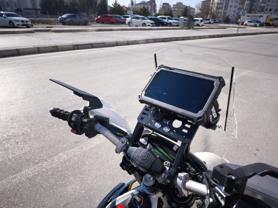 Evrensel Ralli Navigasyon Kulesi