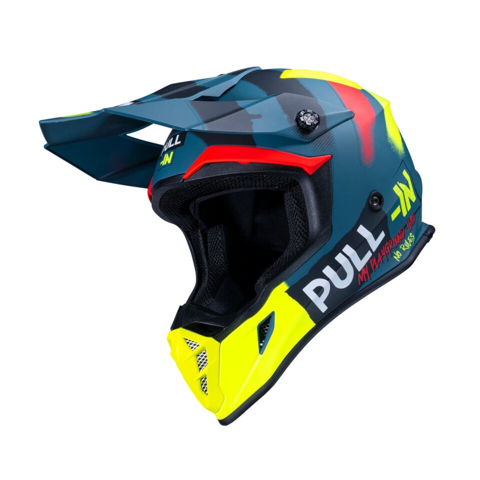 Pull In Master Race Trash Kask Trash Petrol